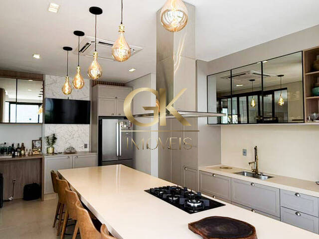 Venda em Av. dos Florais - Cuiabá