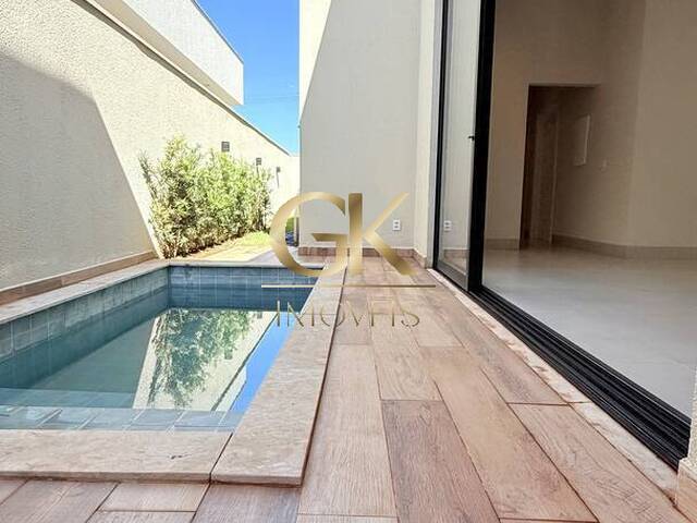 #20 - Casa em condomínio para Venda em Cuiabá - MT