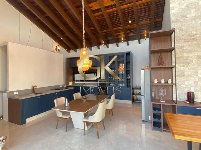 #51 - Casa em condomínio para Venda em Cuiabá - MT