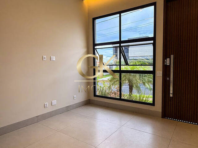 #55 - Casa em condomínio para Venda em Cuiabá - MT